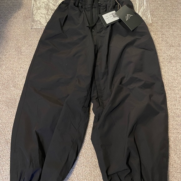 NEW Snowverb Searipe Women’s black snowpants, size medium - Picture 2 of 4